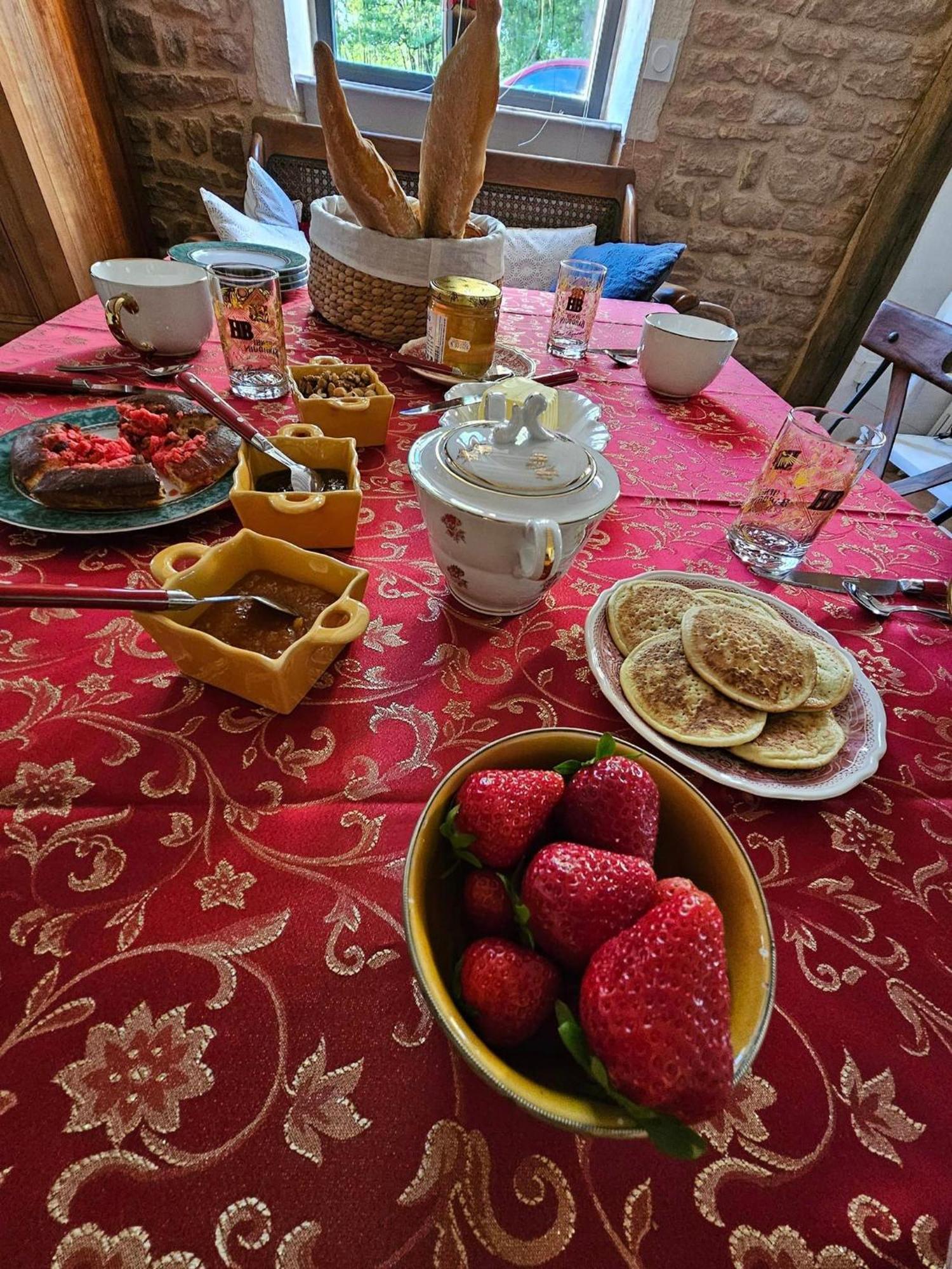 Le Moulin De Chazelle Bed & Breakfast Cormatin Luaran gambar
